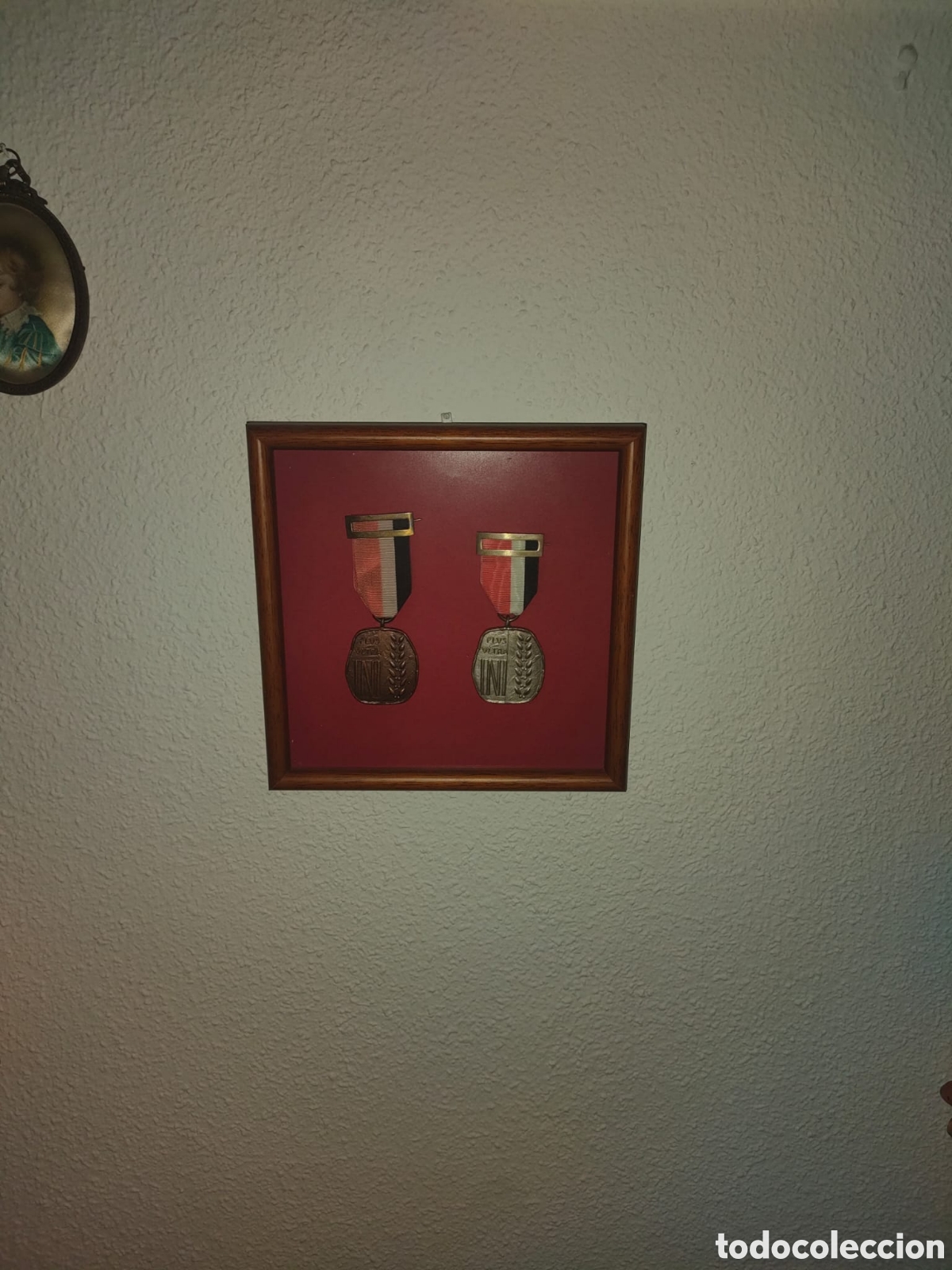 Antiquit&eacute;s: MEDALLAS DECORATIVAS.