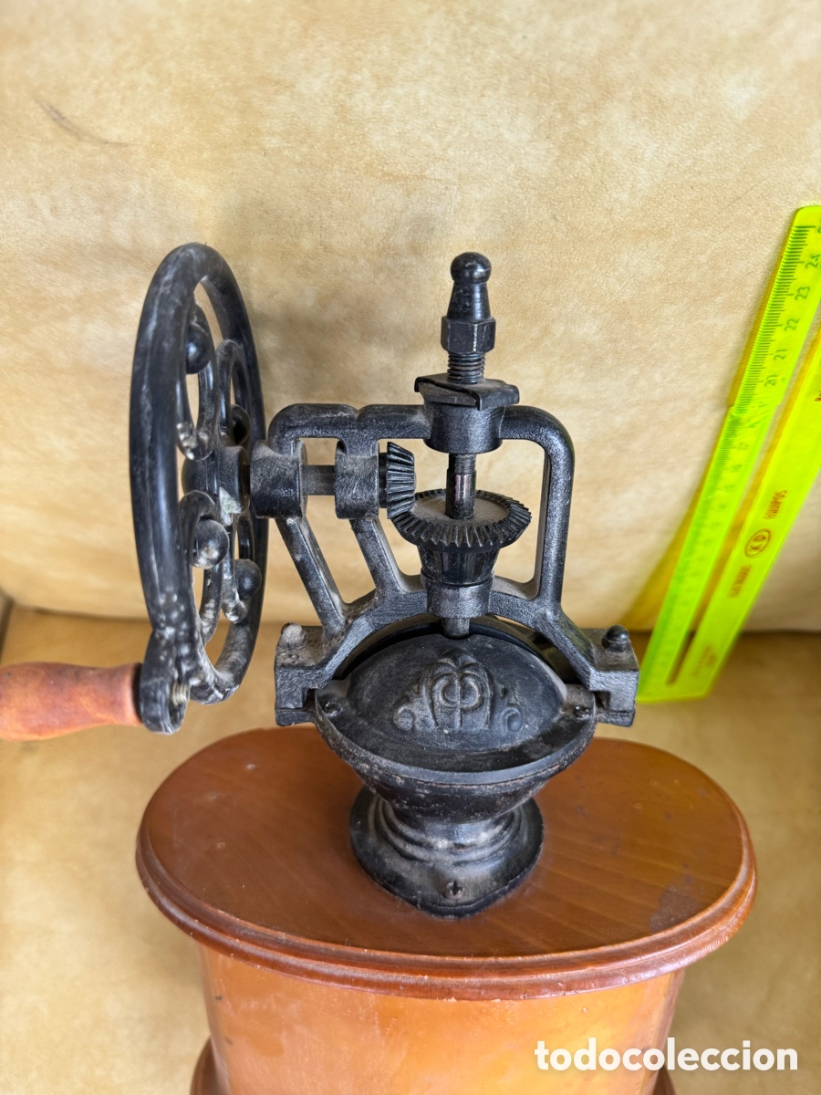Antig&uuml;edades: MOLINILLO DE CAFE CON RUEDA - Foto 6