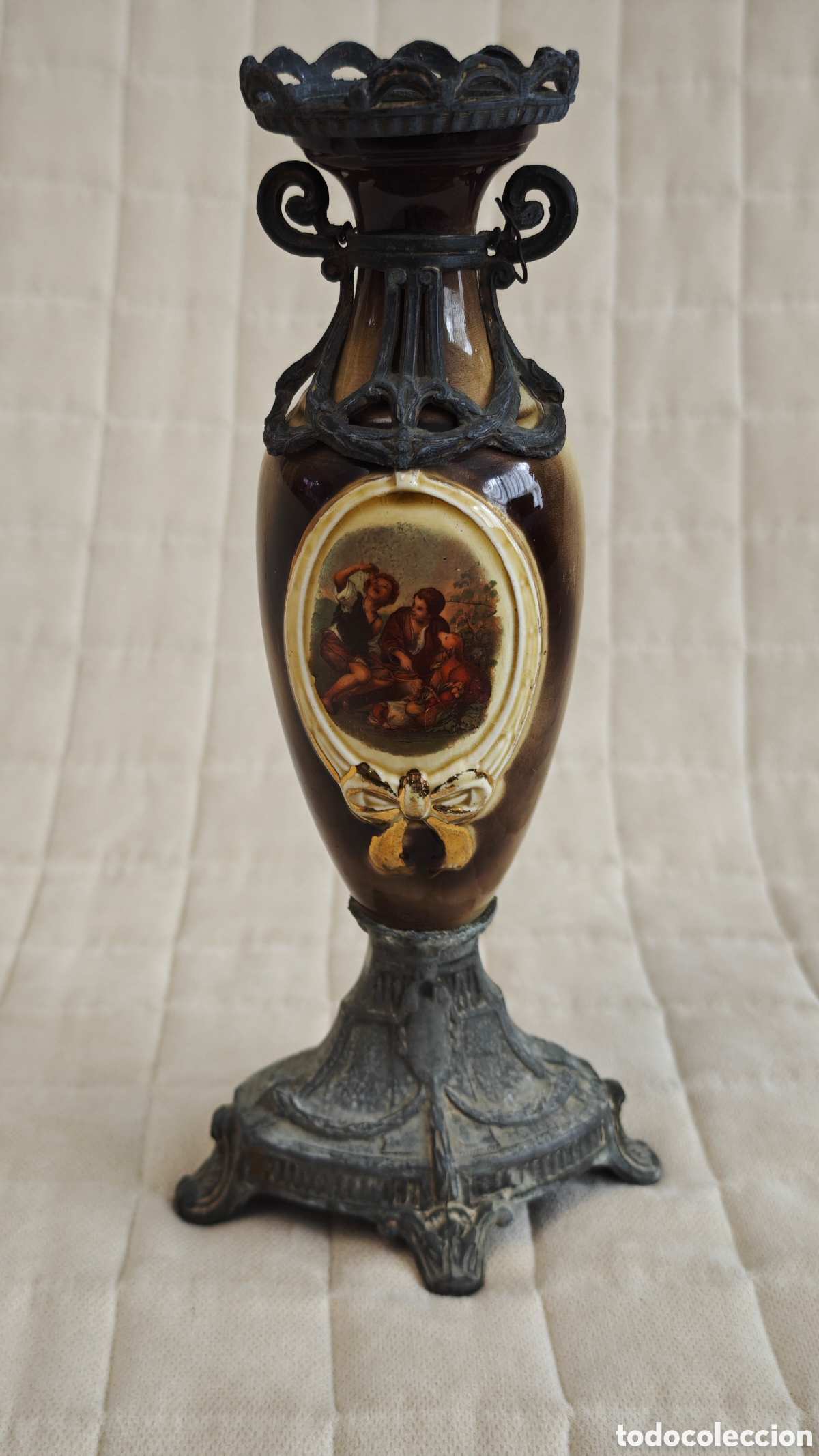 Antiguidades: Antiguo jarr&oacute;n decorativo de estilo cl&aacute;sico