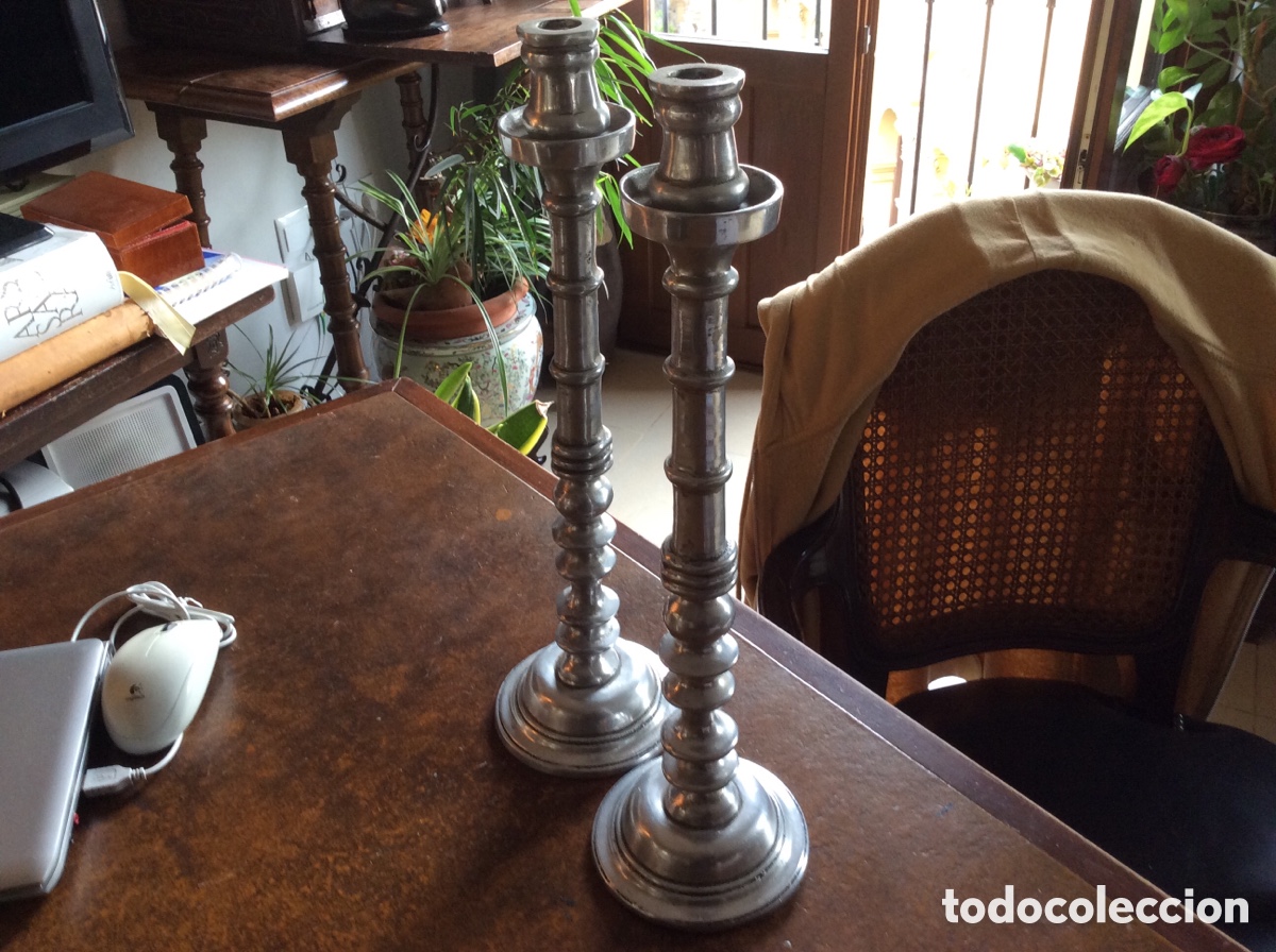 Antig&uuml;edades: Pareja de candeleros de aluminio