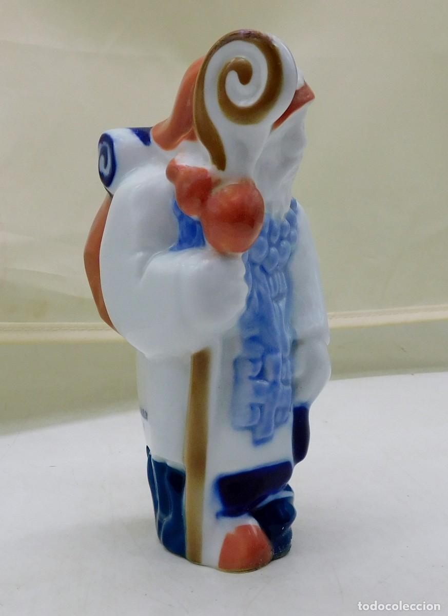 Antig&uuml;edades: FIGURA DE PEREGRINO MULTICOLOR EN PORCELANA ESMALTADA DE SARGADELOS