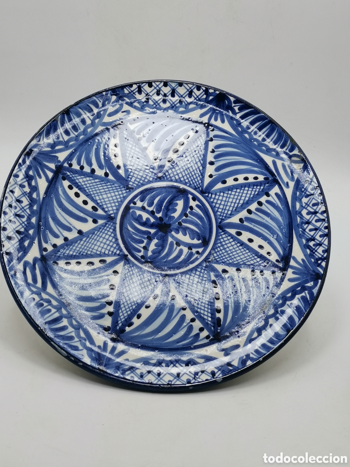 Antig&uuml;edades: PLATO ANTIGUO DE CER&Aacute;MICA DE MANISES, P. ZORRILLA