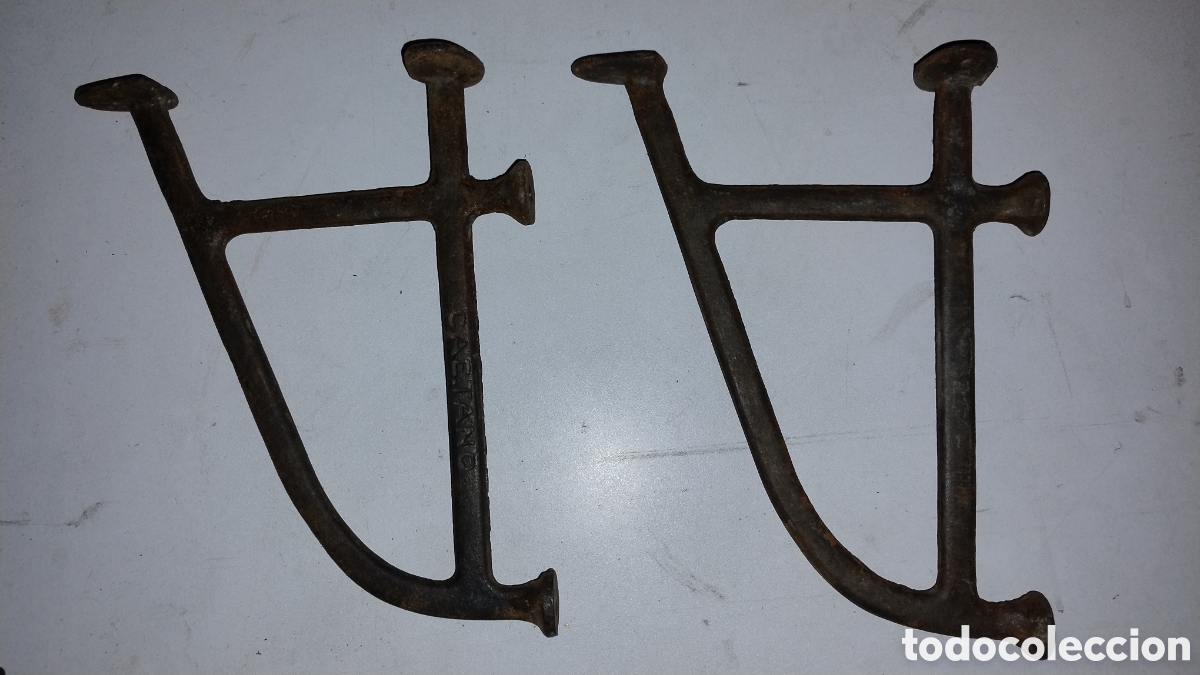 Antig&uuml;edades: Piezas de forja para repisa - Foto 1