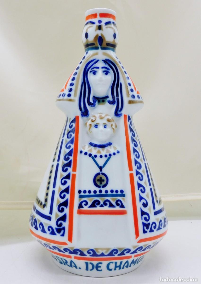 Oggetti Antichi: FIGURA MULTICOLOR DE LA VIRGEN DE CHAMORRO EN PORCELANA ESMALTADA DE SARGADELOS