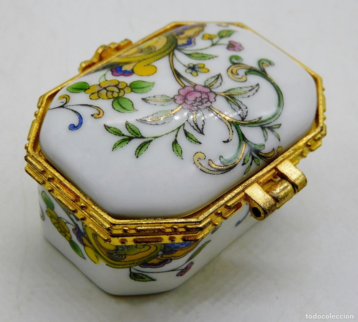Antig&uuml;edades: CAJITA/PASTILLERO/JOYERO RECTANGULAR OCHAVADA DE PORCELANA FINA A&Ntilde;OS 1940