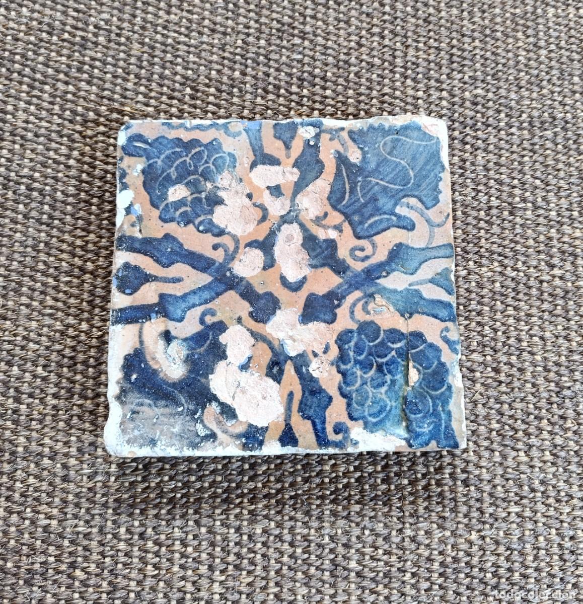 Antig&uuml;edades: Azulejo gotico principios XVI - Foto 1