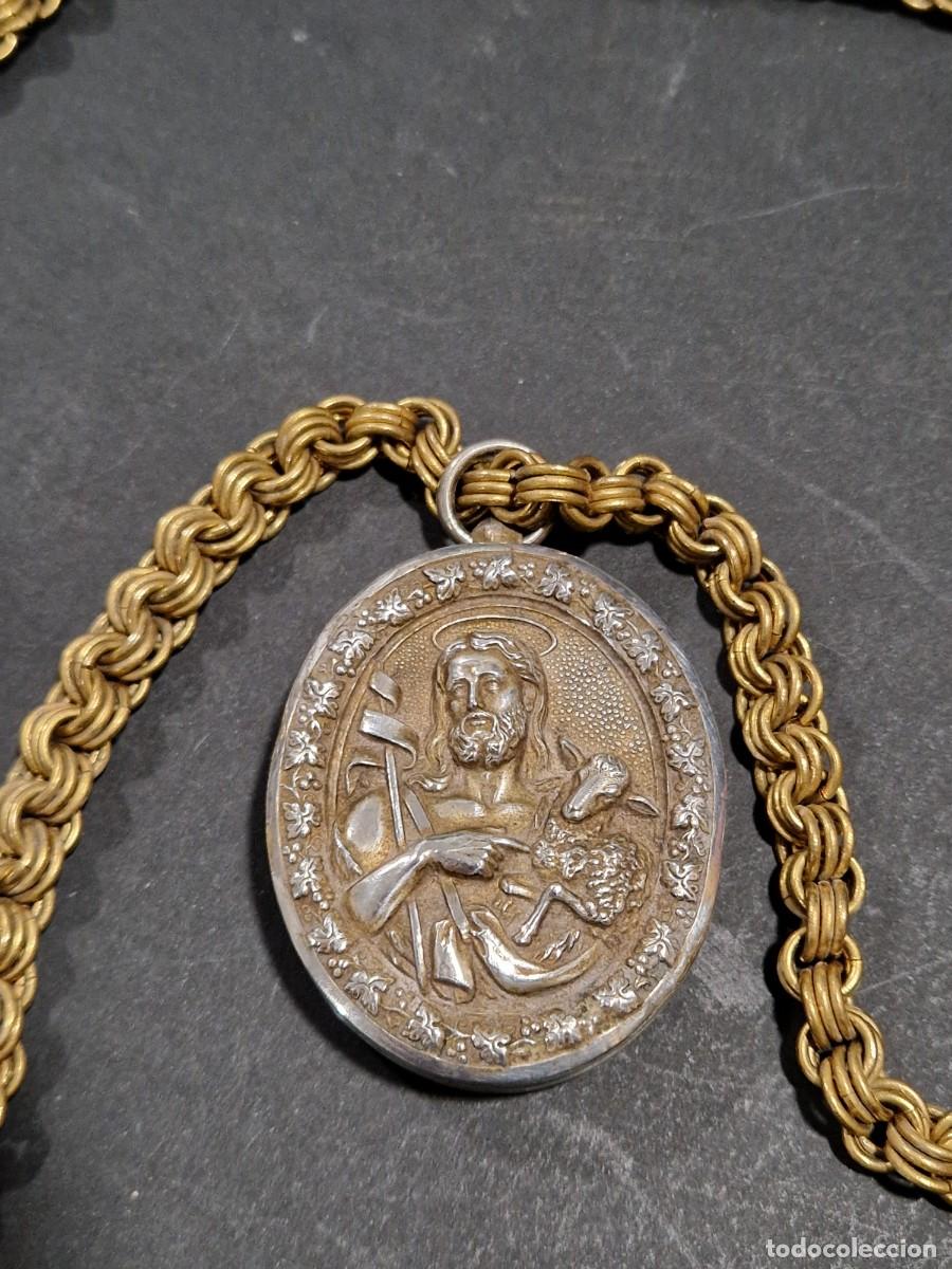 Antig&uuml;edades: Relicario de plata, finales siglo XVIII o principios del XIX con preciosa y antigua cadena dorada.