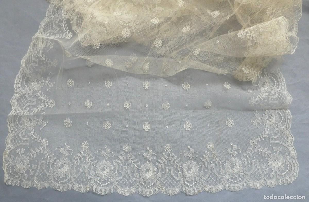 Antig&uuml;edades: ANTIGUA MANTILLA DE ENCAJE PRIMERA MITAD S.XX