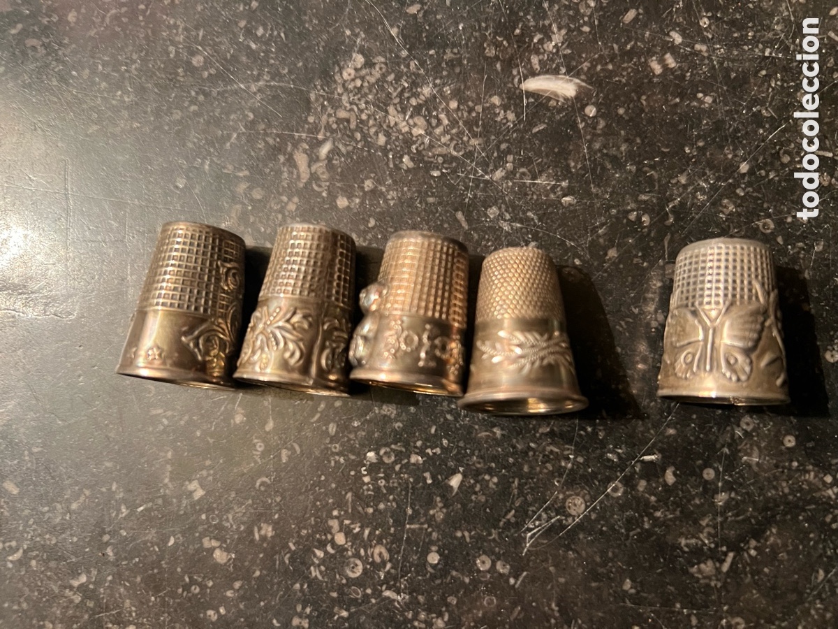 Antig&uuml;edades: Lote 5 preciosos dedales de plata de ley
