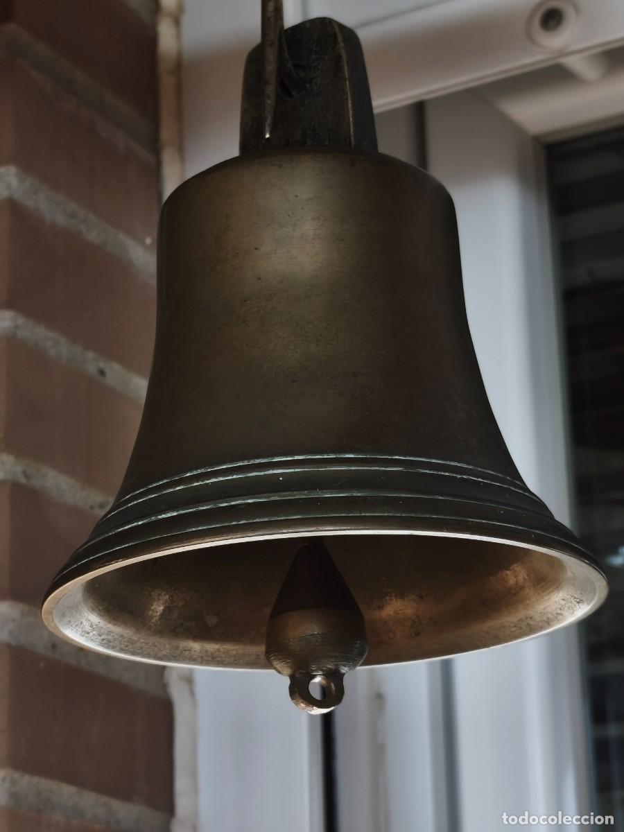 Antig&uuml;edades: Gran campana en bronce.
