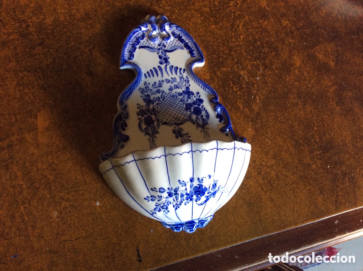 Antig&uuml;edades: Benditero cer&aacute;mica Alcora