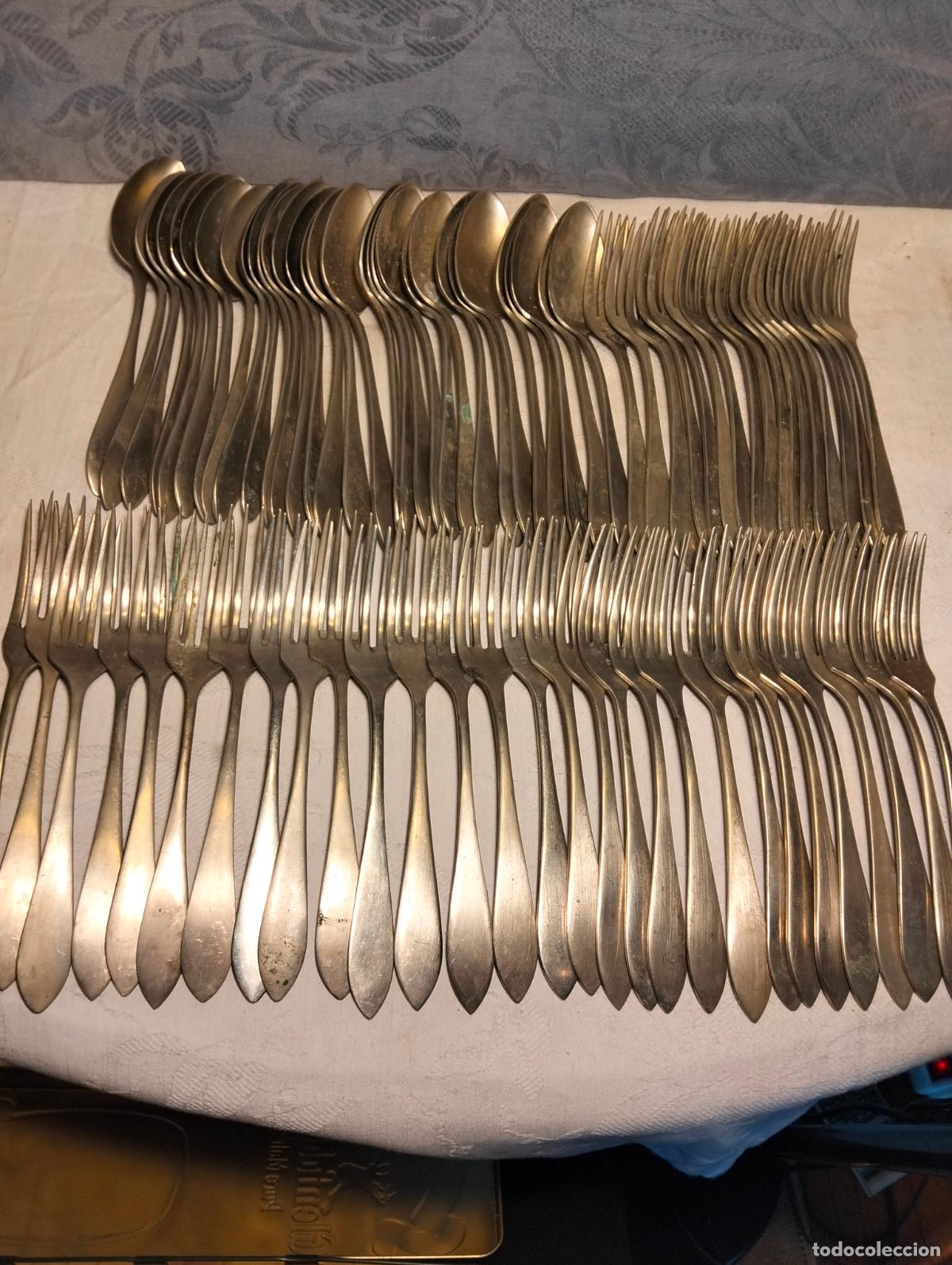 Antig&uuml;edades: Lote muy grande de cucharas cucharillas mini tenedores y tenedores grandes de alpaca a&ntilde;os 40-50