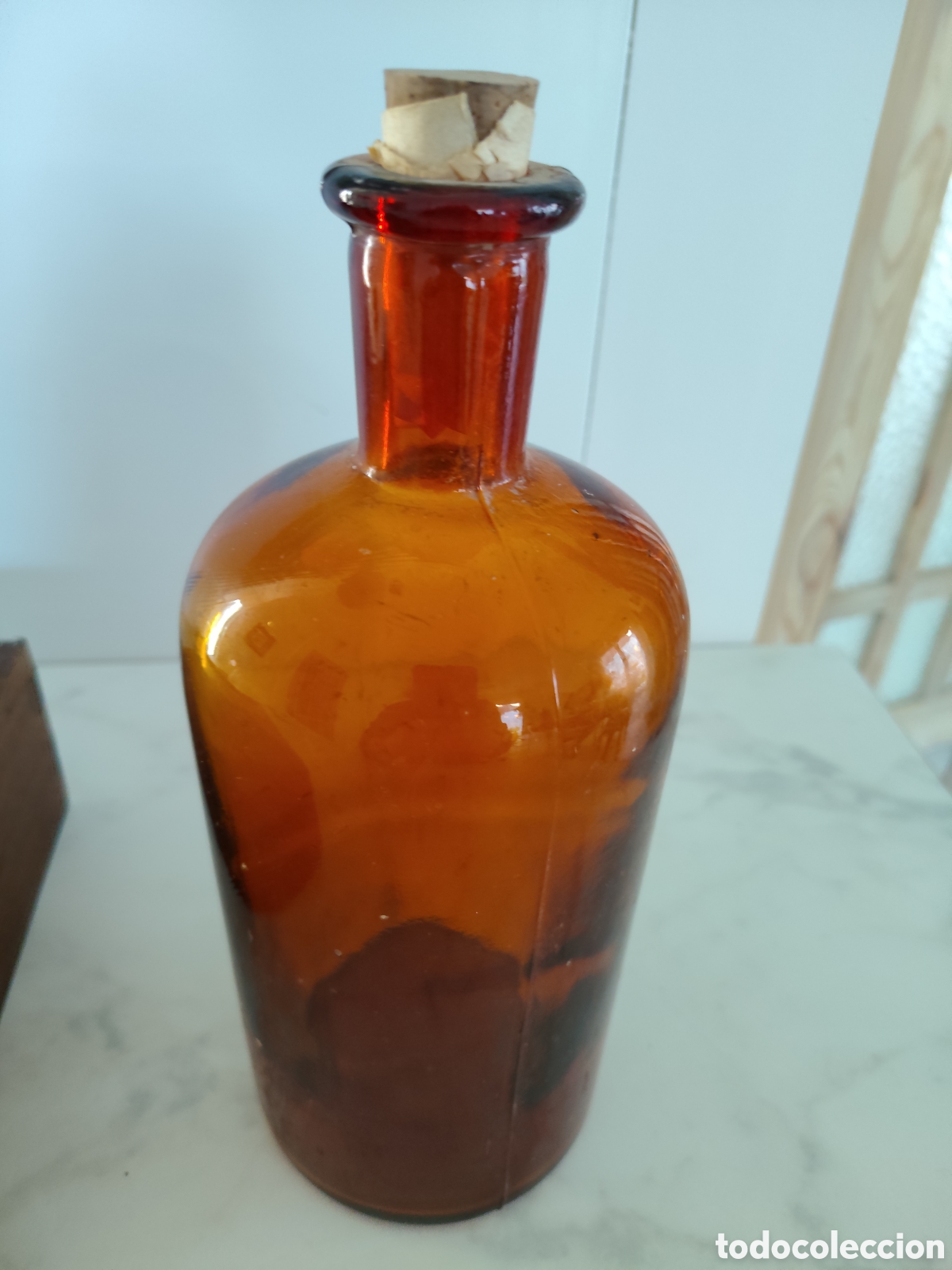 Antig&uuml;edades: Botella &aacute;mbar de farmacia - Foto 2