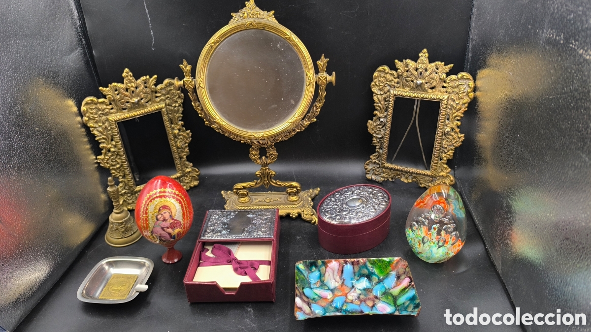 Antig&uuml;edades: Lote decoraci&oacute;n vintage y objetos ornamentales. Marcos, espejo, murano campana...