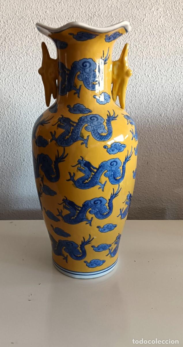 Antiquit&auml;ten: GRAN JARR&Oacute;N DE PORCELANA CON DRAGONES AZULES