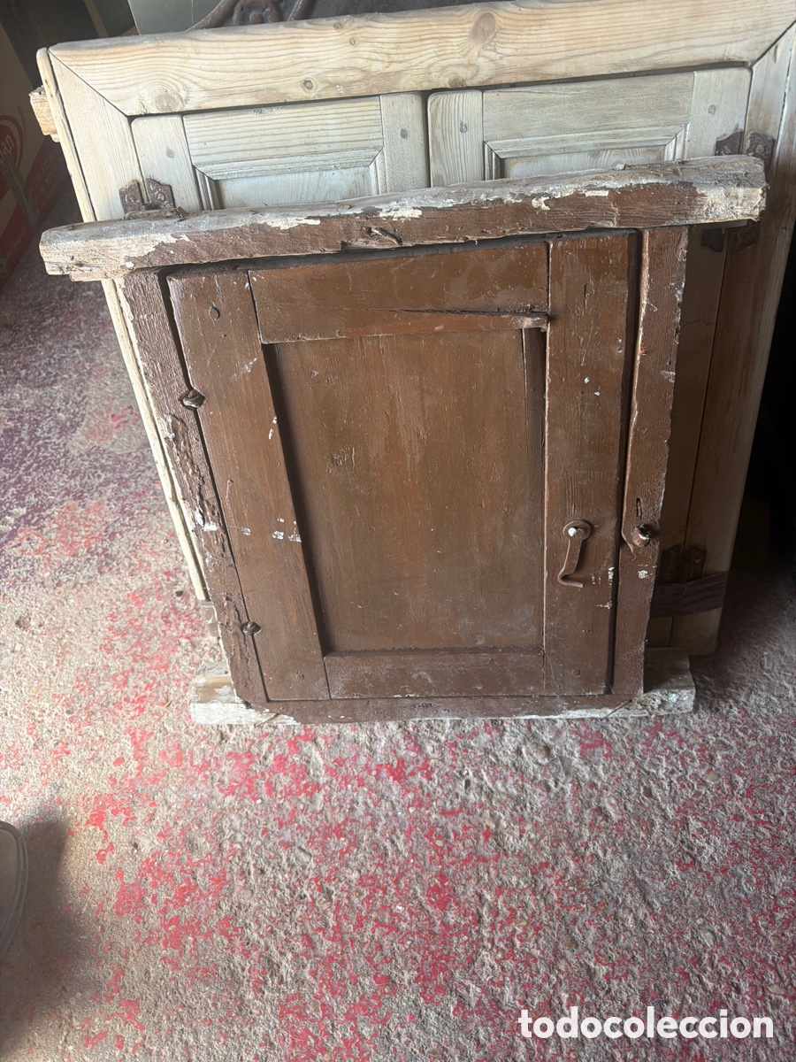 Antig&uuml;edades: Ventanillo de madera con reja antiguo - Foto 2