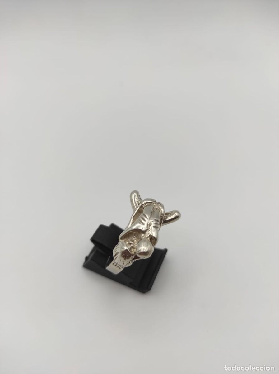 Antig&uuml;edades: ANILLO DE PLATA CON DISE&Ntilde;O SEXUAL - Foto 2
