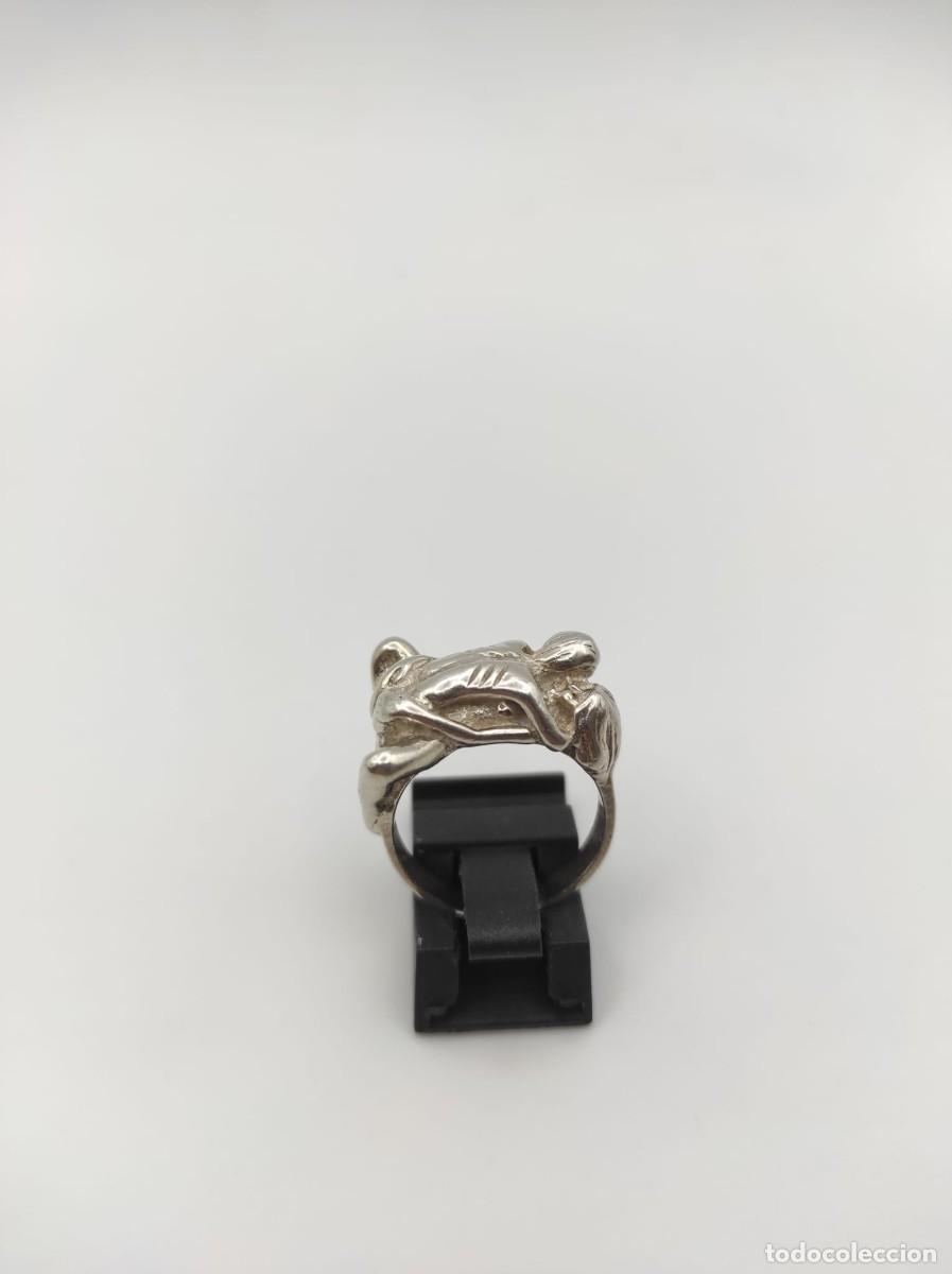 Antig&uuml;edades: ANILLO DE PLATA CON DISE&Ntilde;O SEXUAL - Foto 3