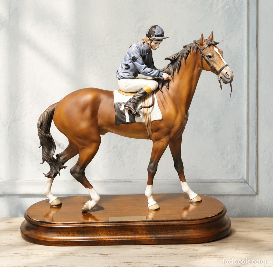 Oggetti Antichi: JOCKEY A CABALLO NUEVA BUEN RETIRO. CASTA&Ntilde;O N&ordm; 60/2000. MUY BUEN ESTADO. MUY DIFICIL DE CONSEGUIR
