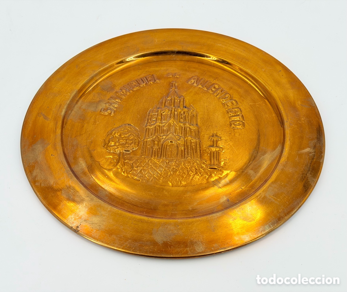 Antig&uuml;edades: Antiguo Plato de Lat&oacute;n