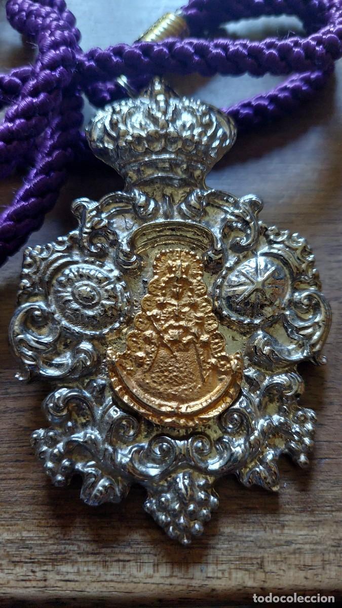 Antig&uuml;edades: Antigua gran medalla de cuello Virgen del Rocio