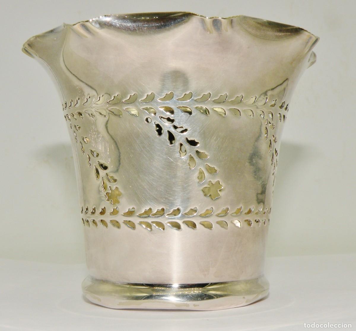 Antig&uuml;edades: DELICADO FLORERO SILVER PLATED INGL&Eacute;S - Foto 2