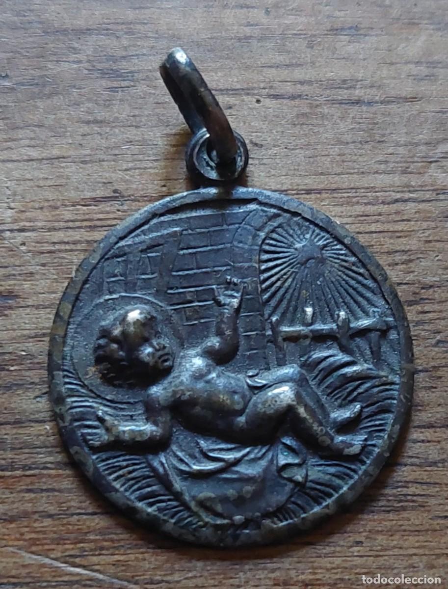 Antig&uuml;edades: Antigua medalla de plata de Ni&ntilde;o Jes&uacute;s