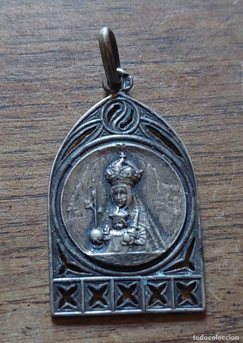 Antig&uuml;edades: Antigua medalla de plata Virgen de los Desamparados