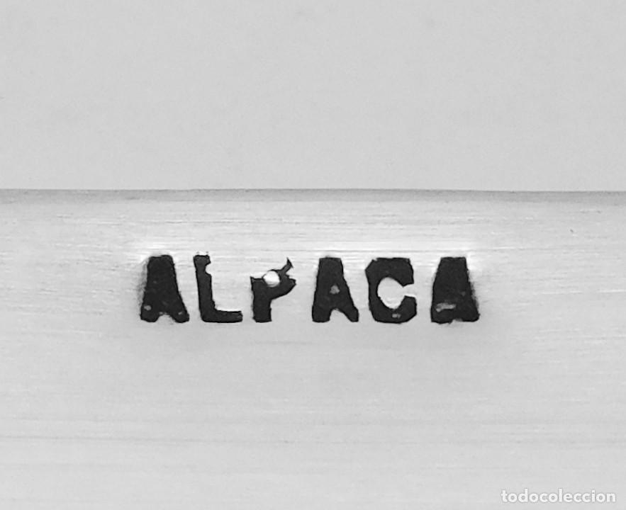 Antig&uuml;edades: ANTIGUA BANDEJA RECTANGULAR DE ALPACA CONTRASTADA - Foto 4