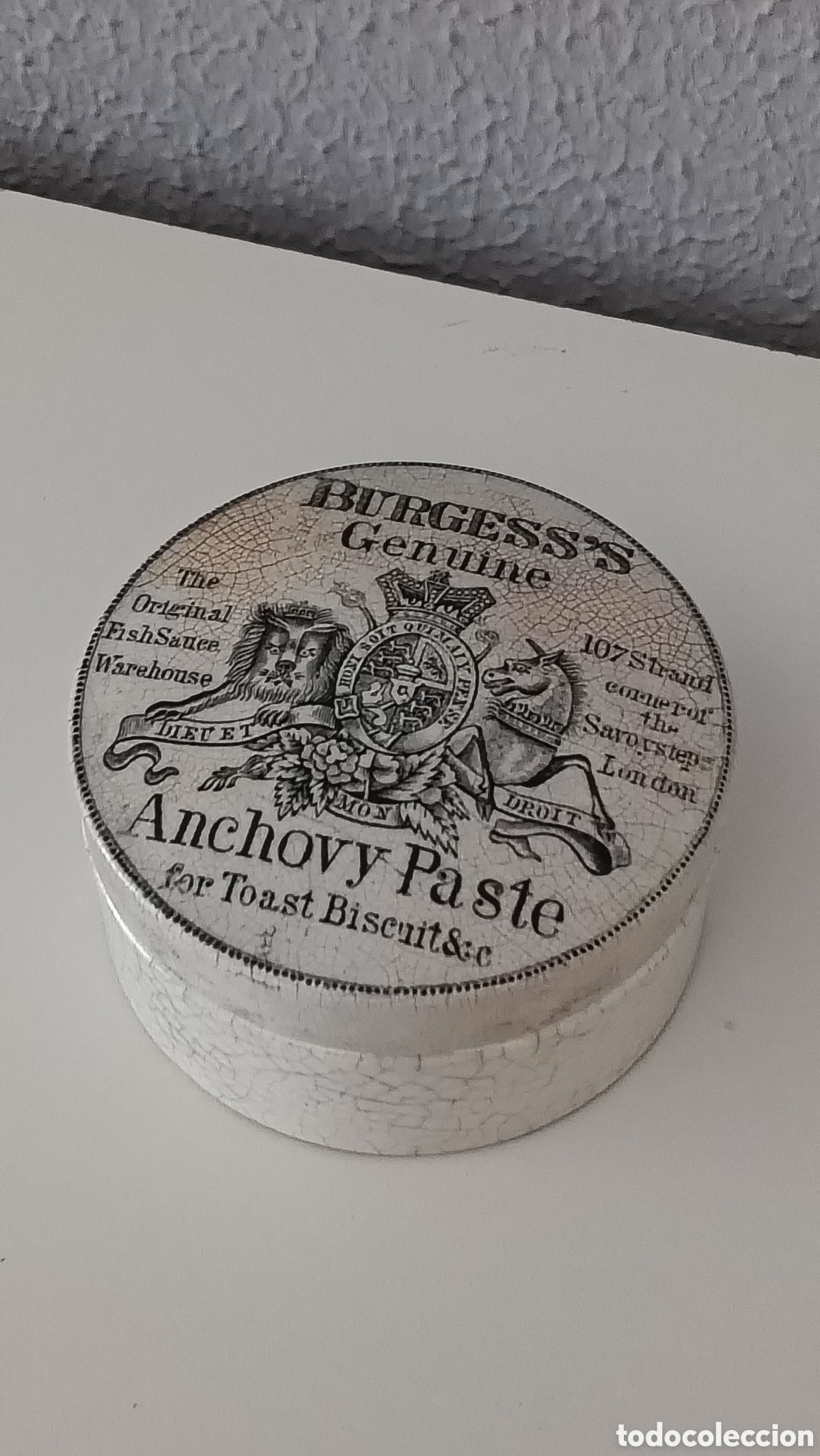 Antig&uuml;edades: Antigua caja de pasta de anchoas Burgess