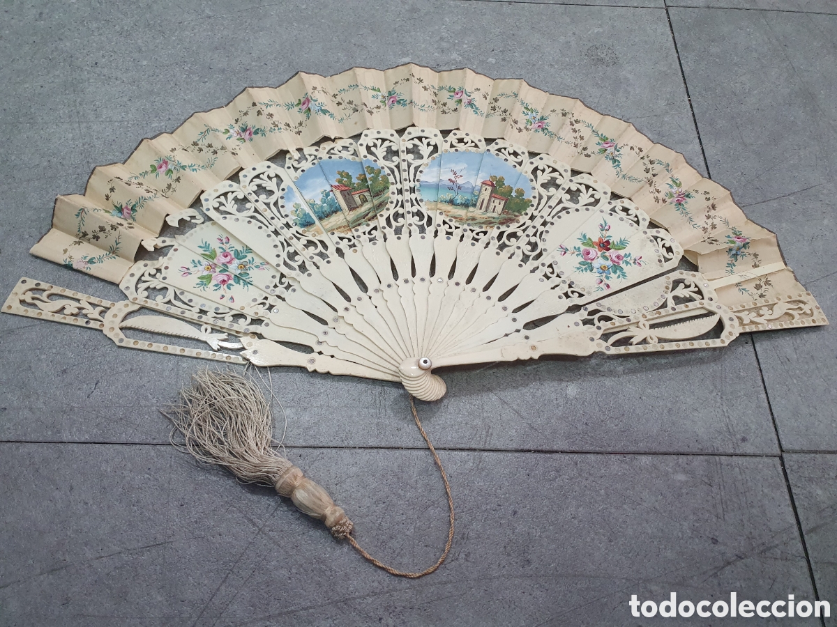 Antig&uuml;edades: Antiguo abanico en hueso y pintado a mano. (L128)