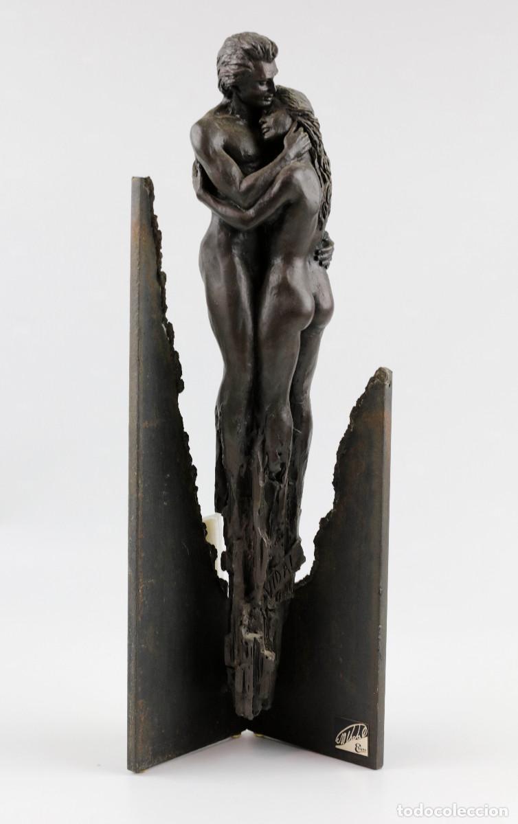 Antiquit&eacute;s: Manuel Vidal Torens, escultura numerada. 43cm de altura total. Pareja desnuda