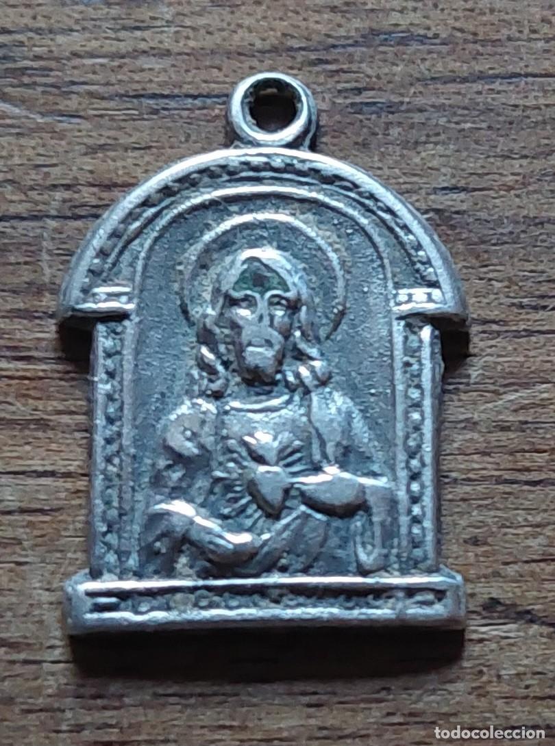 Antig&uuml;edades: Medallita Plata Sagrado Corazon