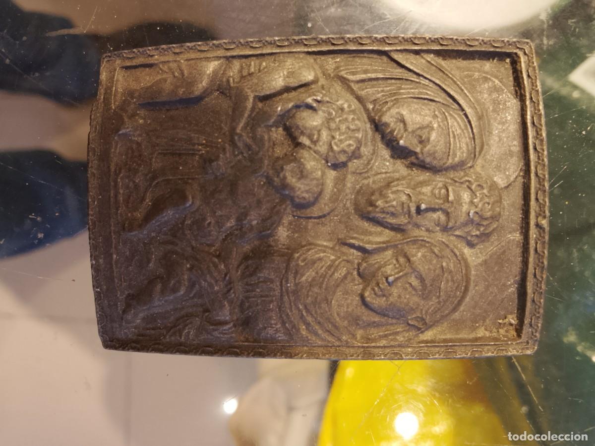 Antig&uuml;edades: Bajo relieve metal de santa ana, san juan ,san Juanito, virgen maria y el ni&ntilde;o jes&uacute;s