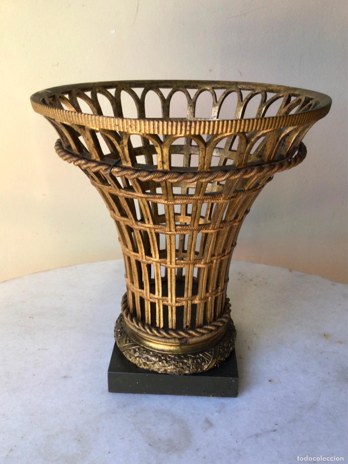 Antig&uuml;edades: ANTIGUA FRUTERO O CENTRO MESA IMPERIO - SIGLO XIX -EN BRONCE DORADO