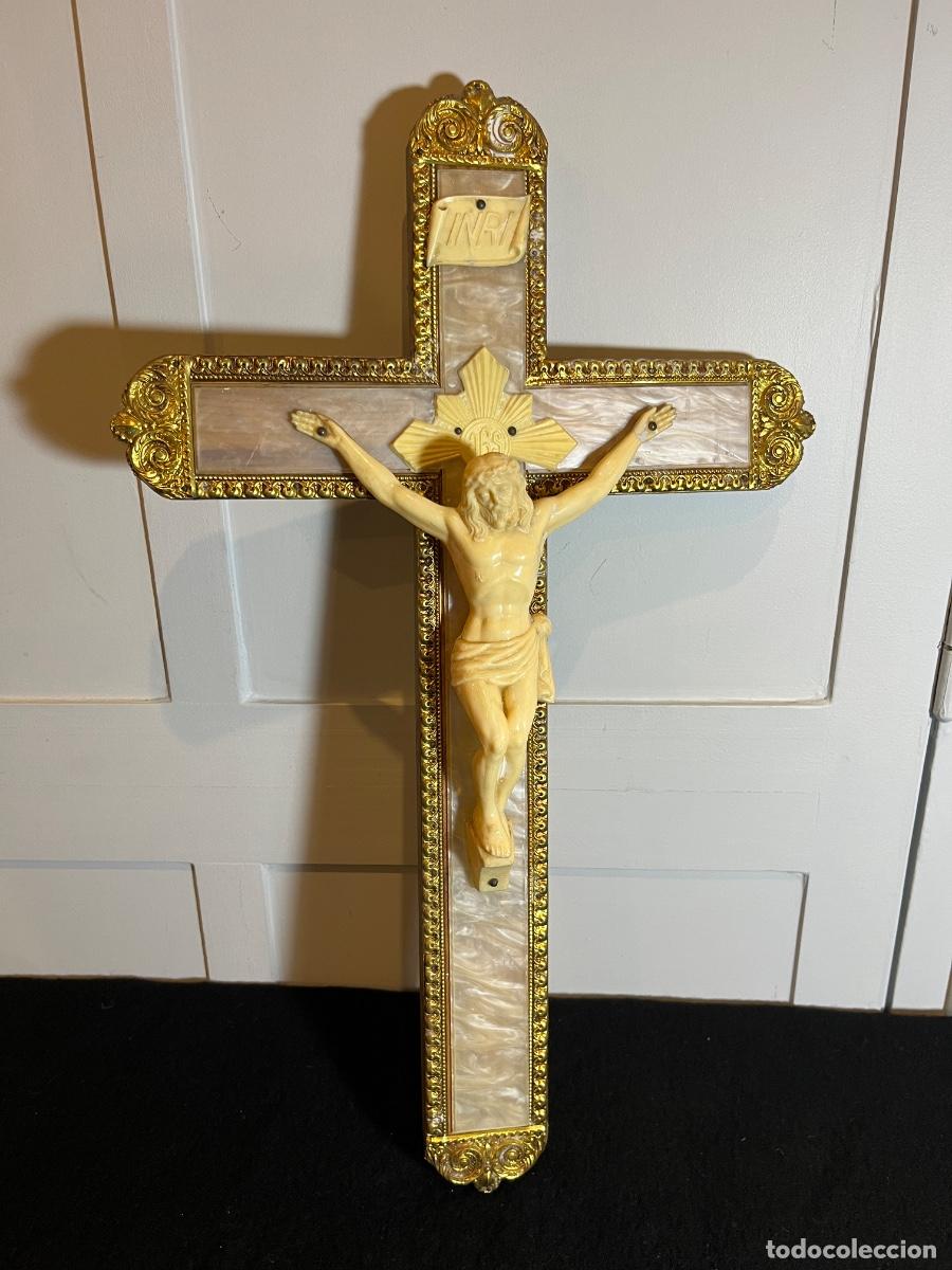 Antiguidades: Crucifijo antiguo pared retro nacarado Cristo vintage a&ntilde;os 50 60 70 decoraci&oacute;n religiosa cruz religi