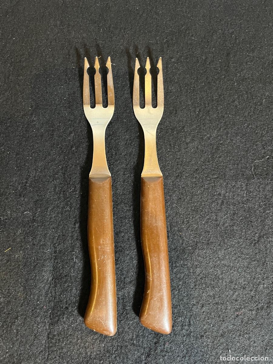 Antig&uuml;edades: Pareja tenedores aperitivo vintage SIMAZA Albacete acero inox mango baquelita retro