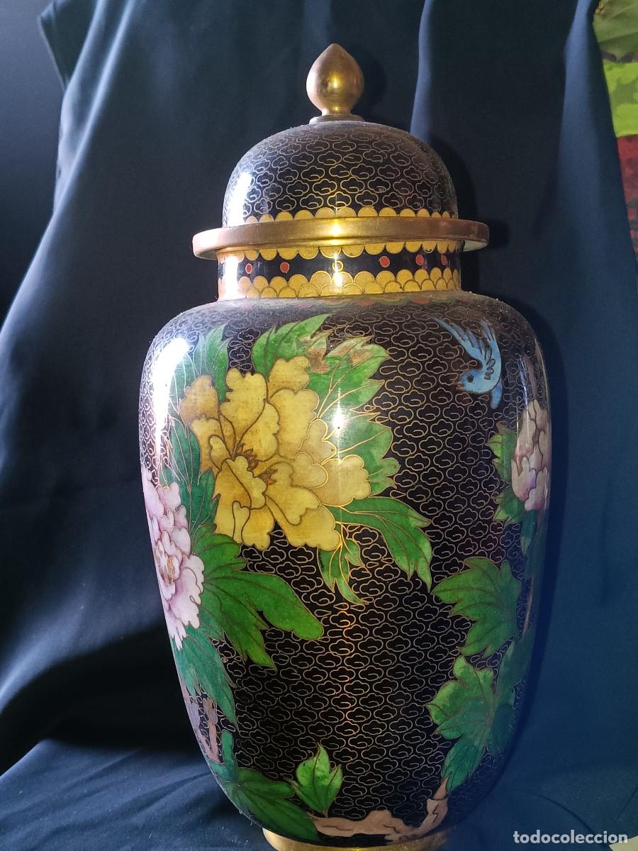 Antig&uuml;edades: ~~~~~ TIBOR CHINO CLOISONNE, LEVISIMO TOQUE SE MUESTRA, CASI IMPERCEPTIBLE, MIDE 26 ALTO CM. ~~~~