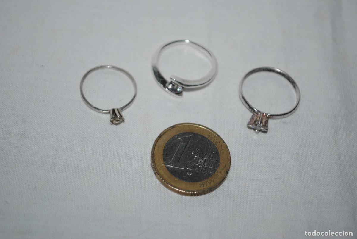 Antig&uuml;edades: ANILLOS DE PLATA CON PIEDRA , LOTE DE TRES .