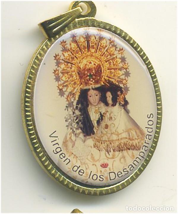 Antig&uuml;edades: VIRGEN DE LOS DESAMPARADOS MEDALLA DE 3,5/2,5 CM DORADA E IMAGEN EN ESMALTE
