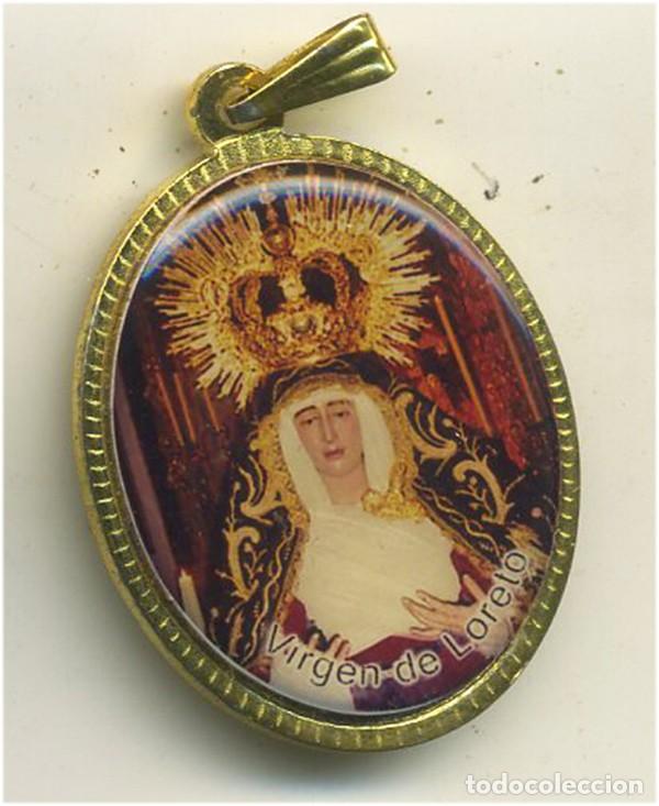 Antig&uuml;edades: VIRGEN DE LORETO MEDALLA DE 3,5/2,5 CM DORADA E IMAGEN EN ESMALTE