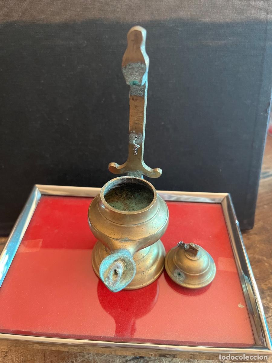 Antig&uuml;edades: L&Aacute;MPARA DE ACEITE EN BRONCE - Foto 4