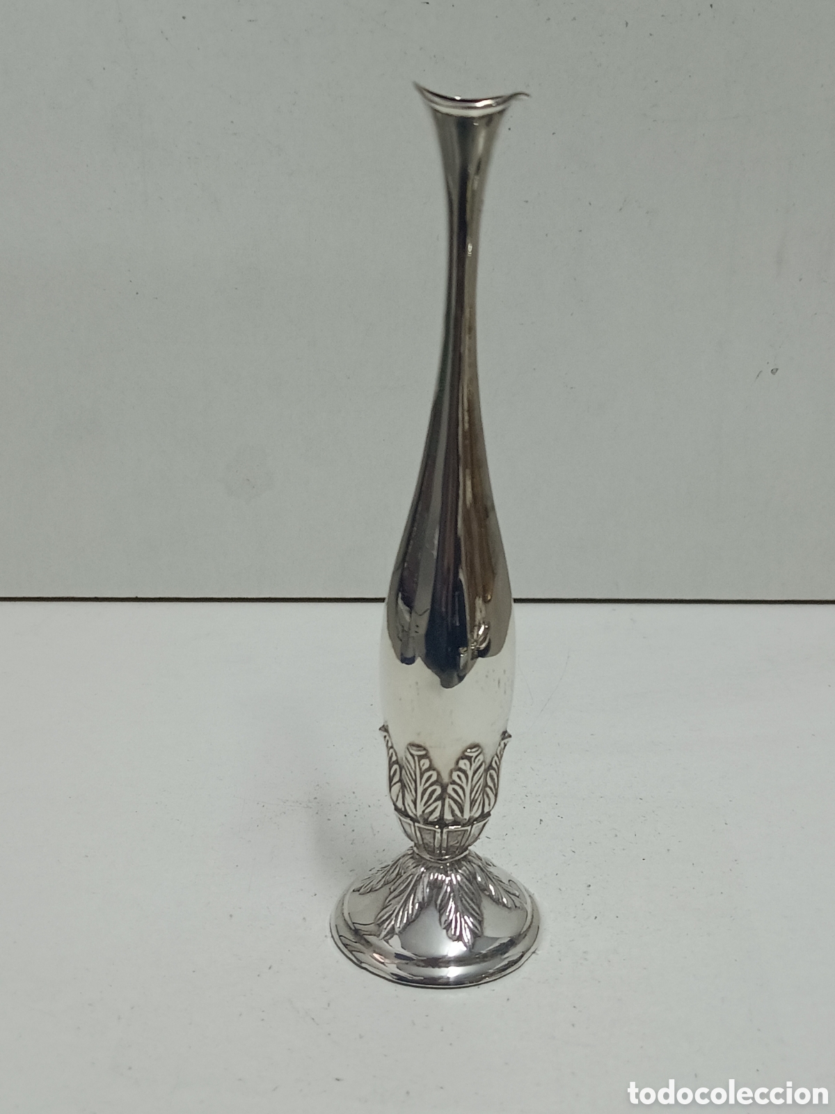Antig&uuml;edades: VIOLETERO DE PLATA DE LEY - 20cm - 58gr