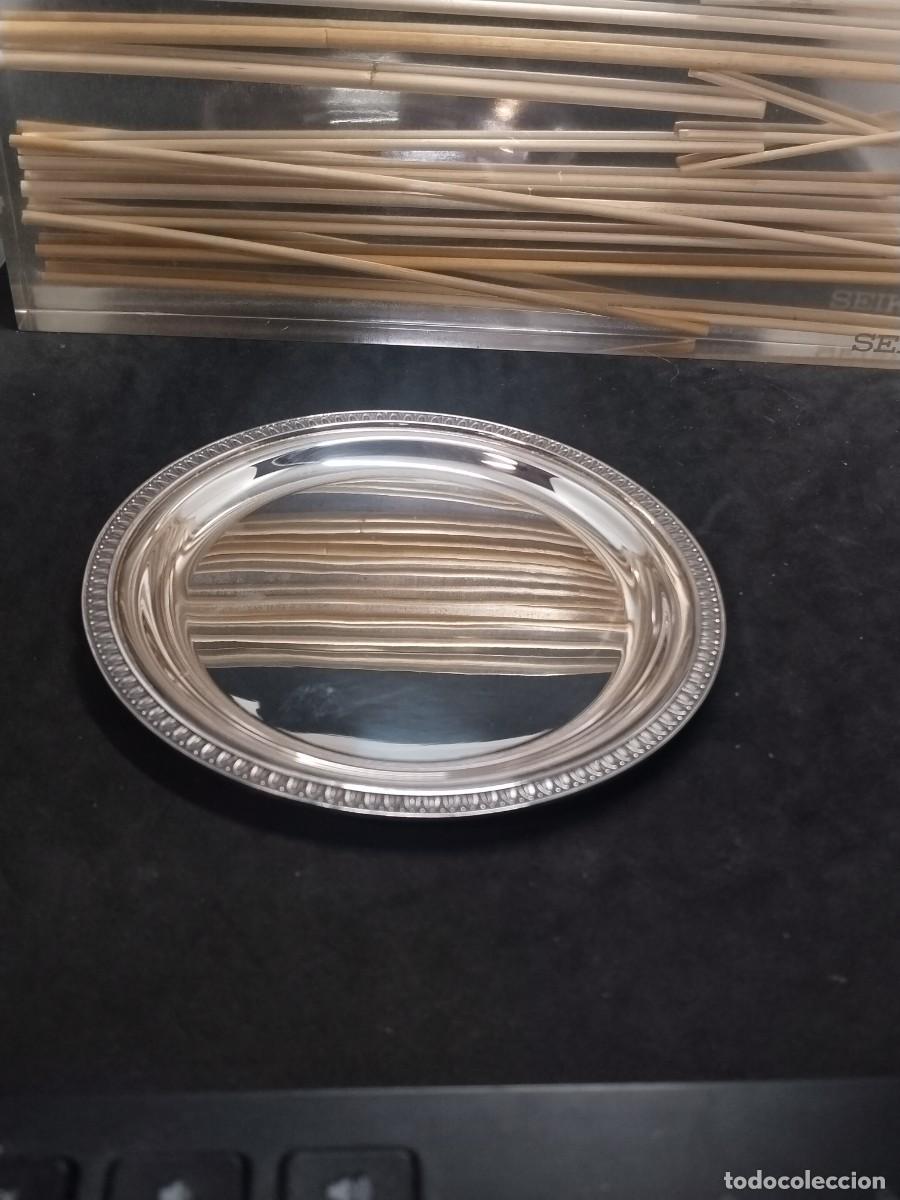 Antig&uuml;edades: Plato de plata contrastada - Foto 2
