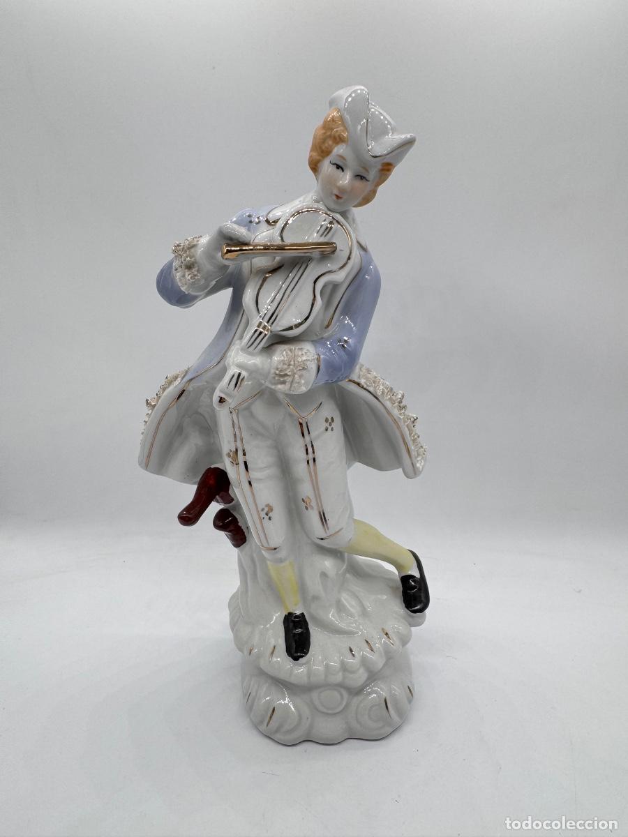 Antig&uuml;edades: FIGURA ANTIGUA DE PORCELANA - M&Uacute;SICO VIOLINISTA CON ENCAJE APLICADO