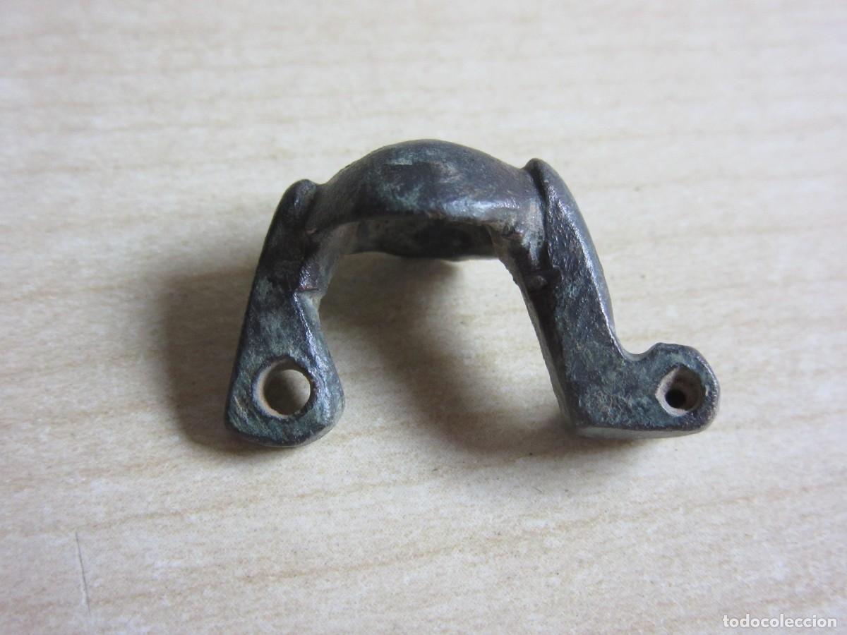 Oggetti Antichi: Arco de f&iacute;bula anular hisp&aacute;nica de Bronce &Eacute;poca prerromana Longitud 2,5 cm