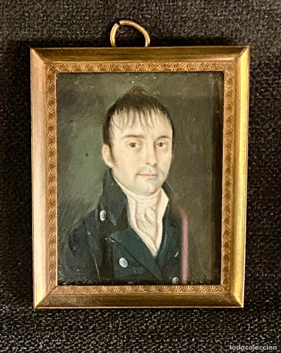 Oggetti Antichi: Una miniatura de retrato masculina datada aproximadamente 1800. Pintado a mano.