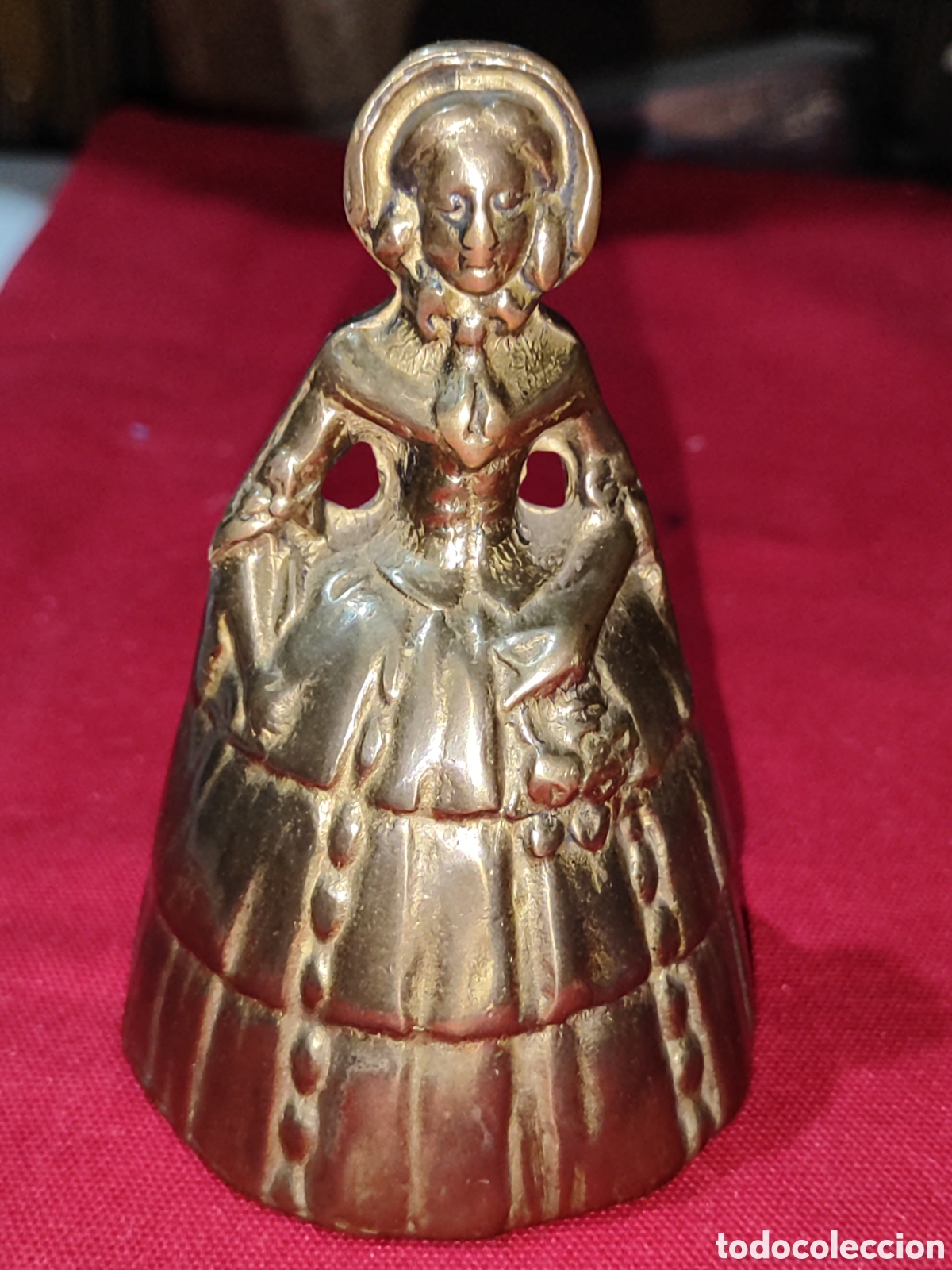 Antig&uuml;edades: Original campana con forma de mujer vestida de &eacute;poca de lat&oacute;n o bronce