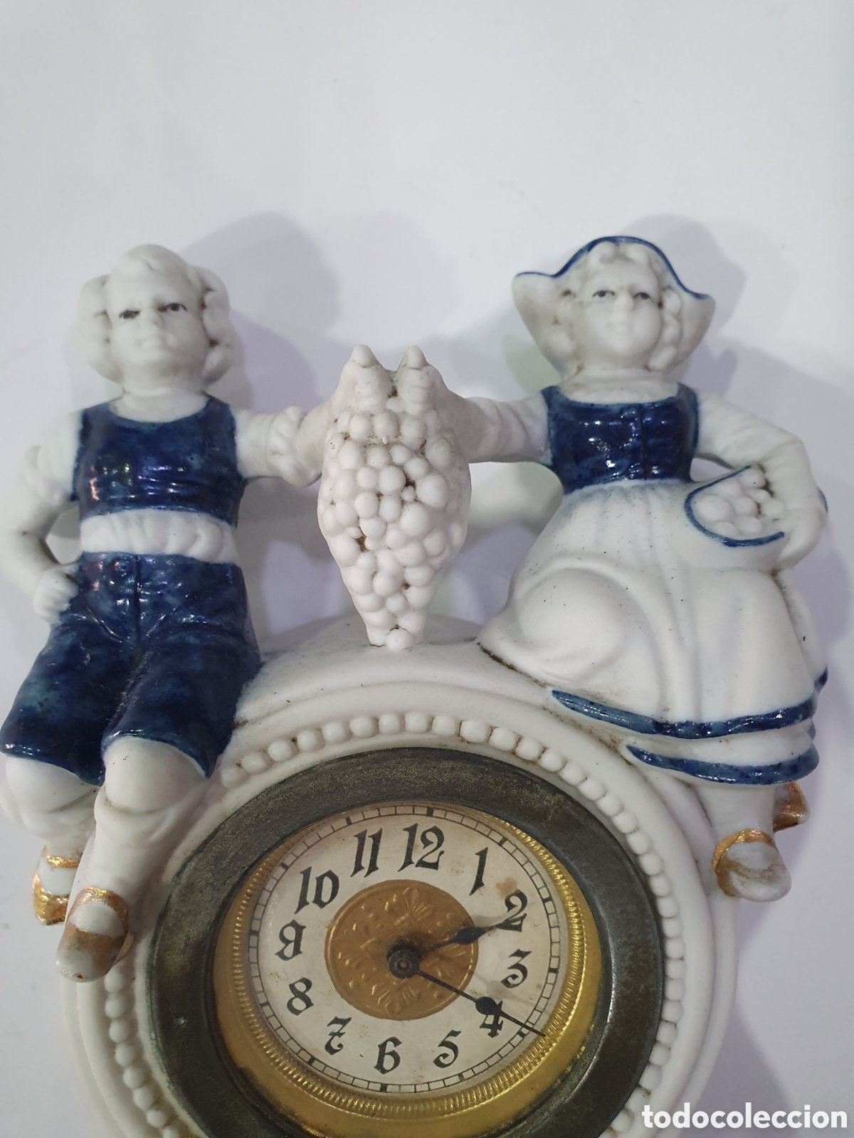 Antig&uuml;edades: Antiguo reloj en biscuit. (L98) - Foto 3