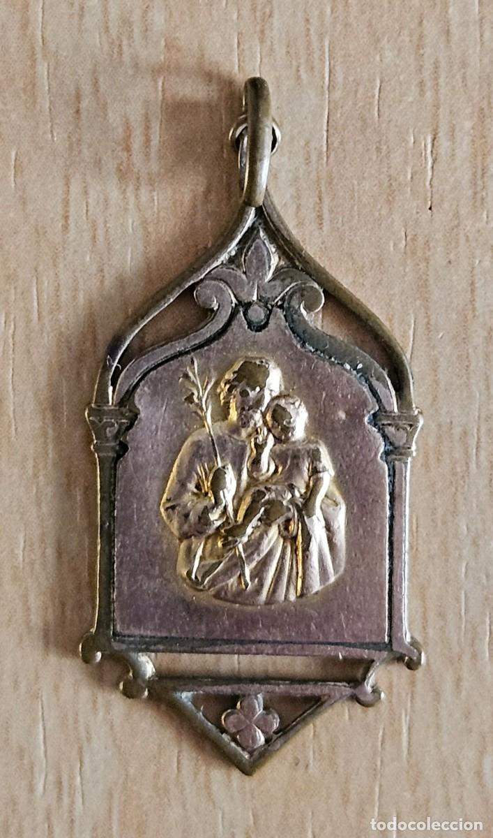 Antiguidades: Antigua Medalla Religiosa en Cobre - San Jos&eacute; y Ni&ntilde;o Jes&uacute;s - 32x16mm.